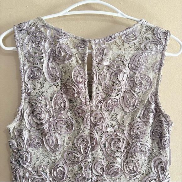Onyx Sleeveless Sheath Silver Grey Dress w Textured Rosettes & Lace - Picture 7 of 10